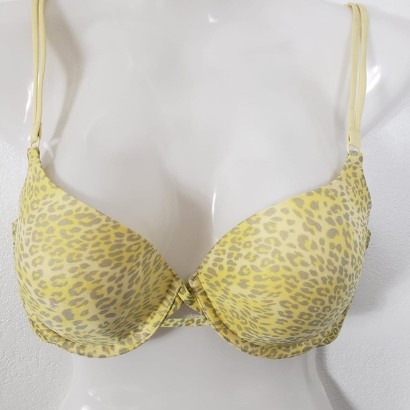 Victoria's Secret Pink push up Bra
Yellow - Picture 5 of 6